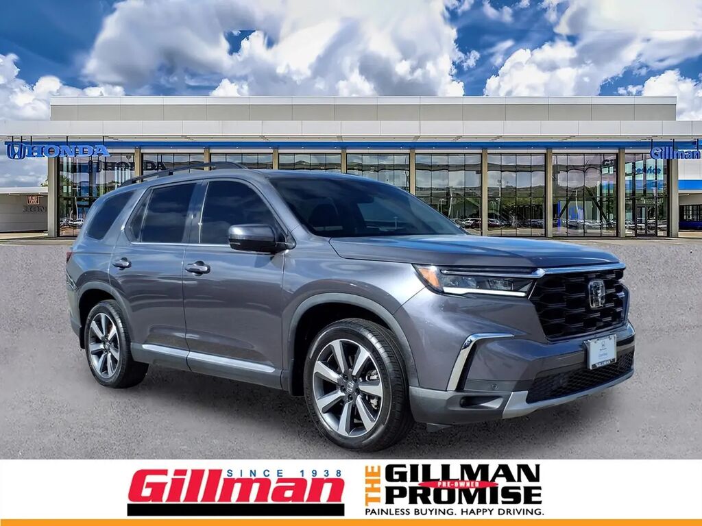 2025 Honda Pilot Touring — photo 1 of 13