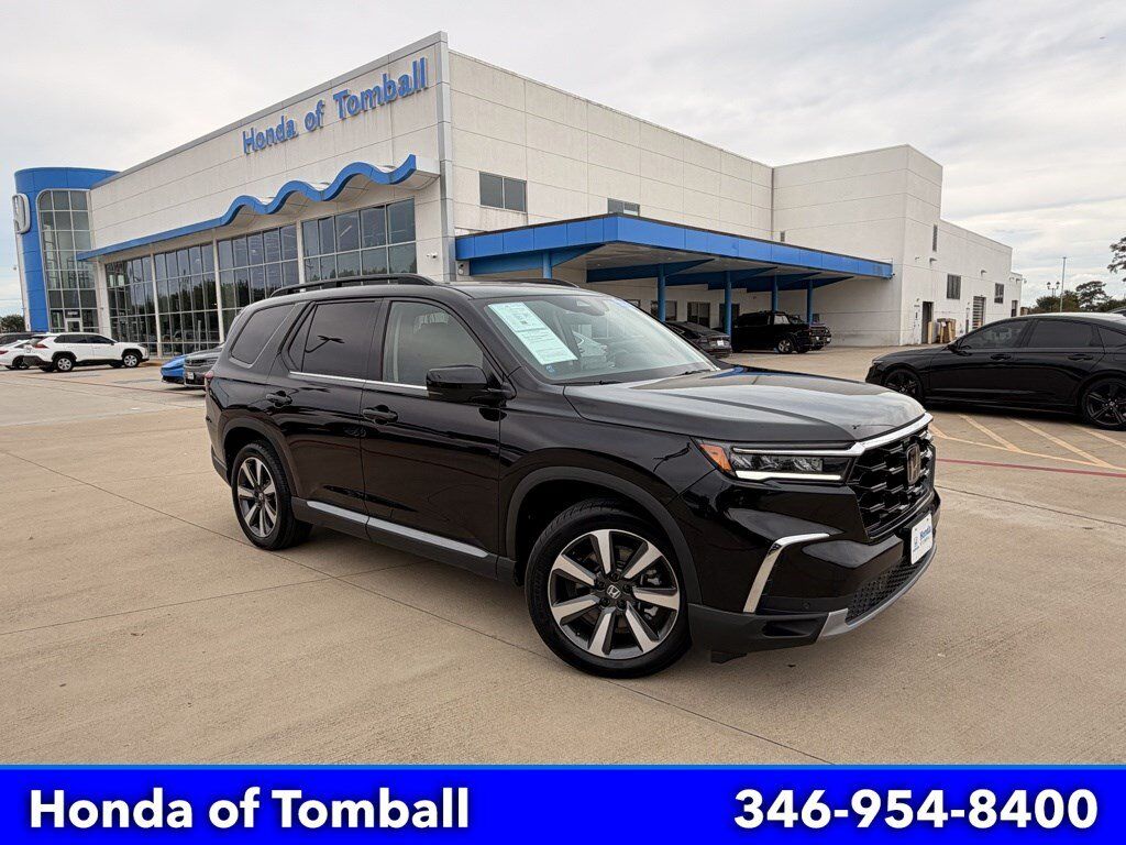 2025 Honda Pilot 2WD Touring — photo 1 of 7