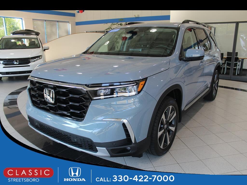 2025 Honda Pilot Touring — photo 1 of 13