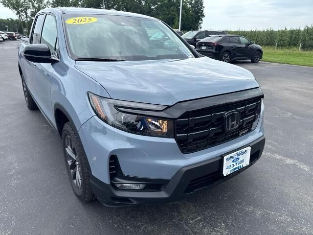 2025 Honda Ridgeline Sport — photo 1 of 13