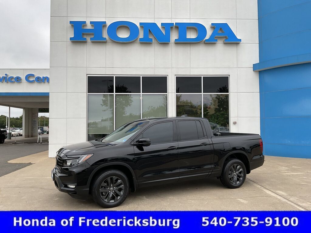 2023 Honda Ridgeline AWD SPORT — photo 1 of 7