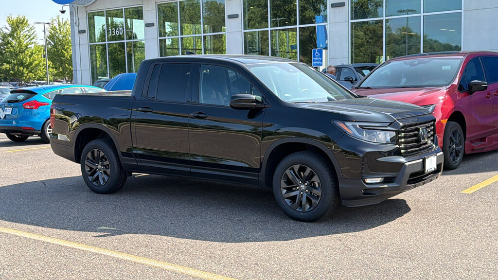 2023 Honda Ridgeline AWD SPORT — photo 1 of 7