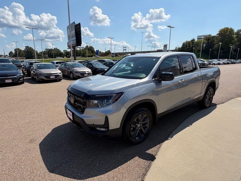 2024 Honda Ridgeline Sport — photo 1 of 13