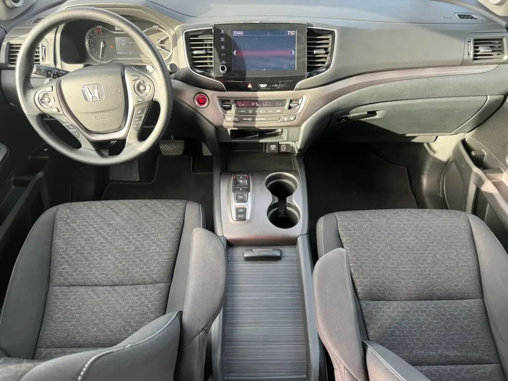 2023 Honda Ridgeline Sport — photo 1 of 13