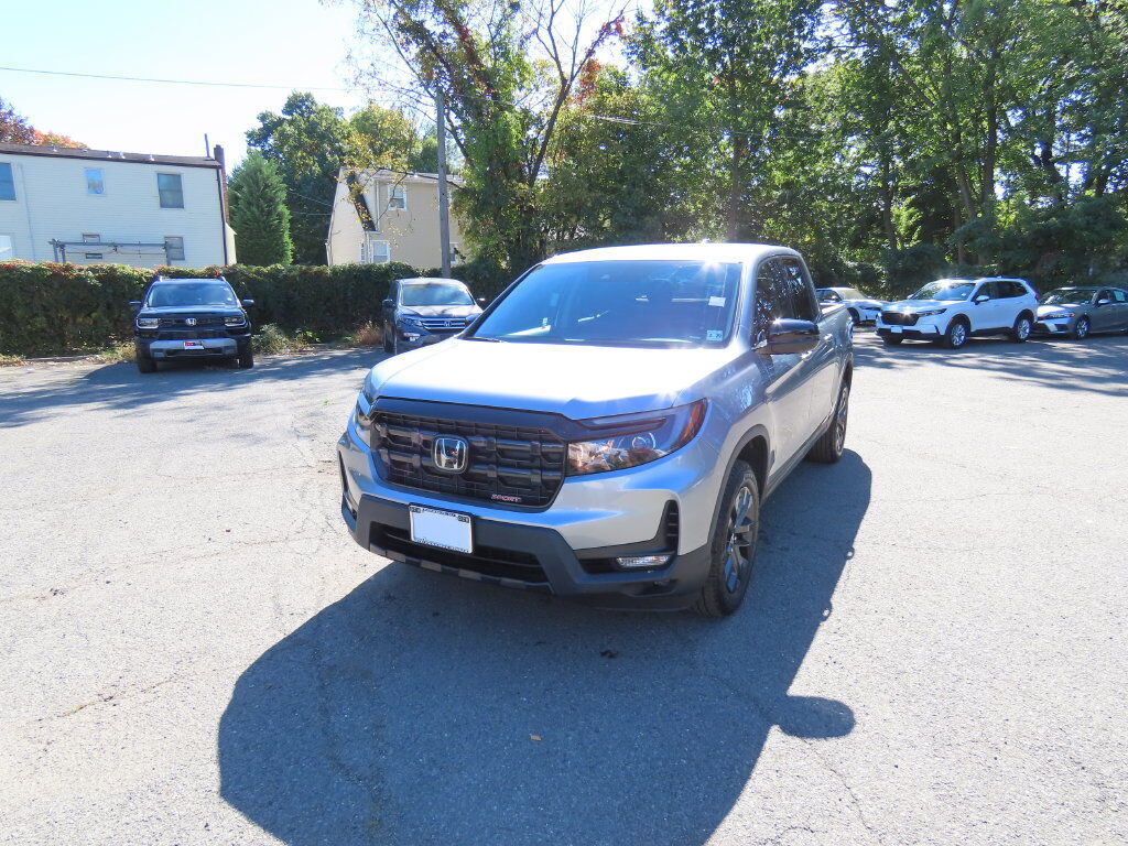 2024 Honda Ridgeline AWD SPORT — photo 1 of 7