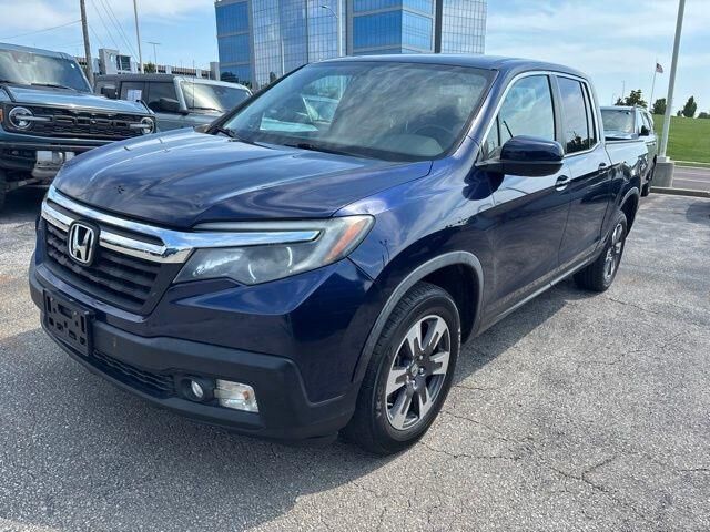 2017 Honda Ridgeline RTL — photo 1 of 12