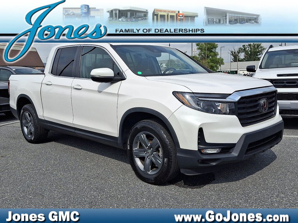 2023 Honda Ridgeline AWD RTL — photo 1 of 7