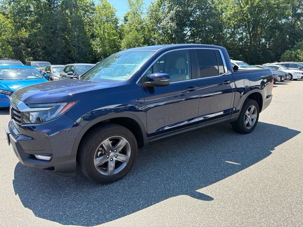 2023 Honda Ridgeline AWD RTL — photo 1 of 7