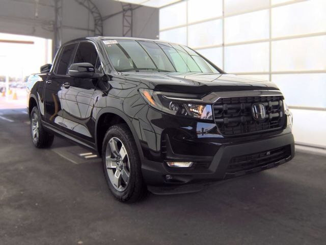 2025 Honda Ridgeline AWD RTL — photo 1 of 1