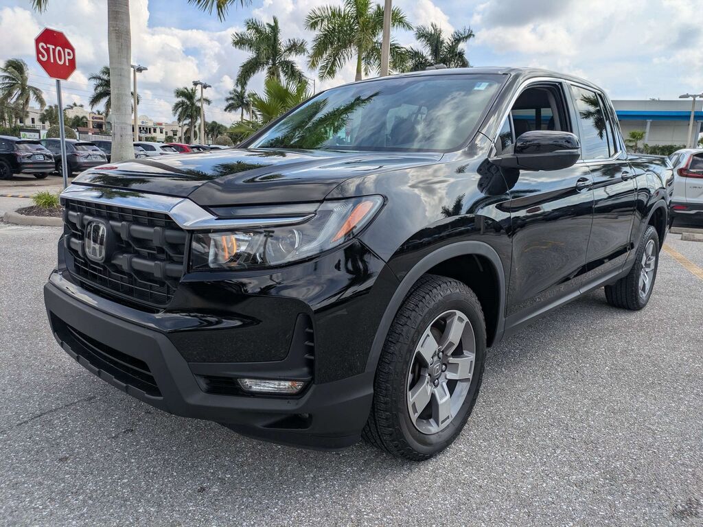 2024 Honda Ridgeline AWD RTL — photo 1 of 7