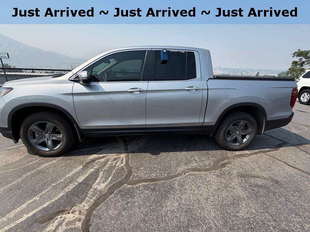 2022 Honda Ridgeline AWD RTL — photo 1 of 7
