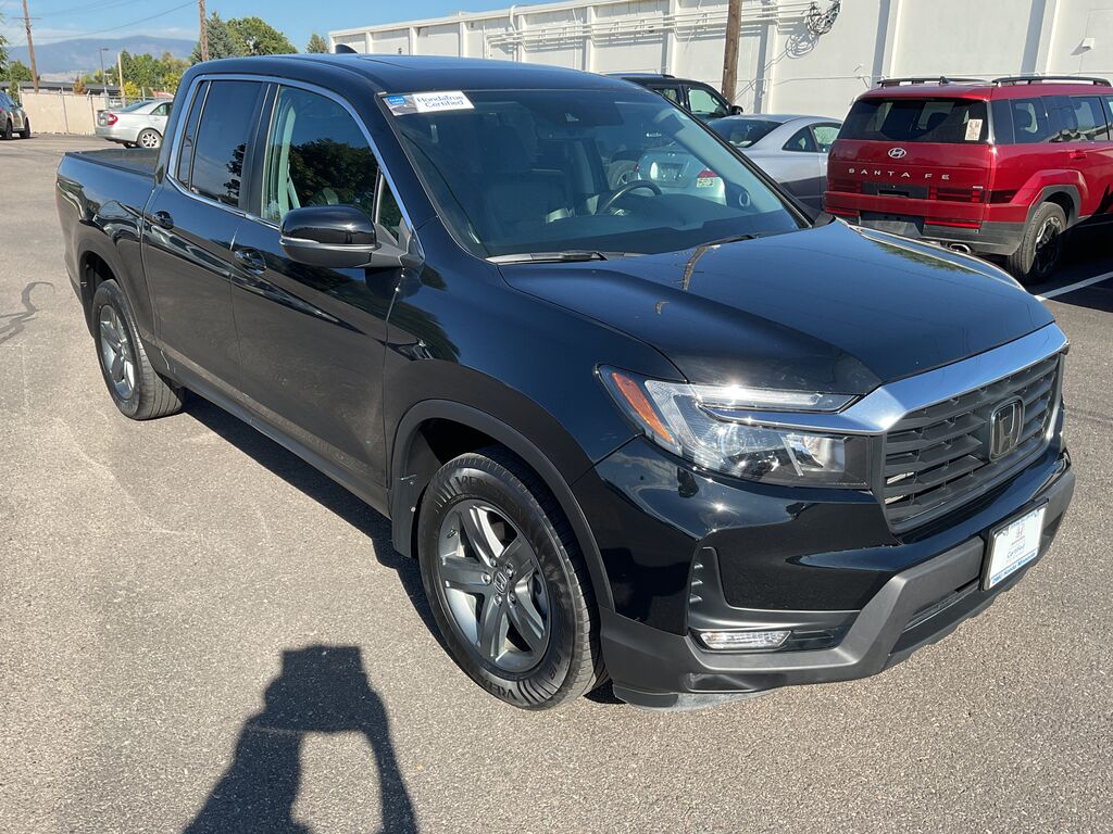 2023 Honda Ridgeline AWD RTL — photo 1 of 7