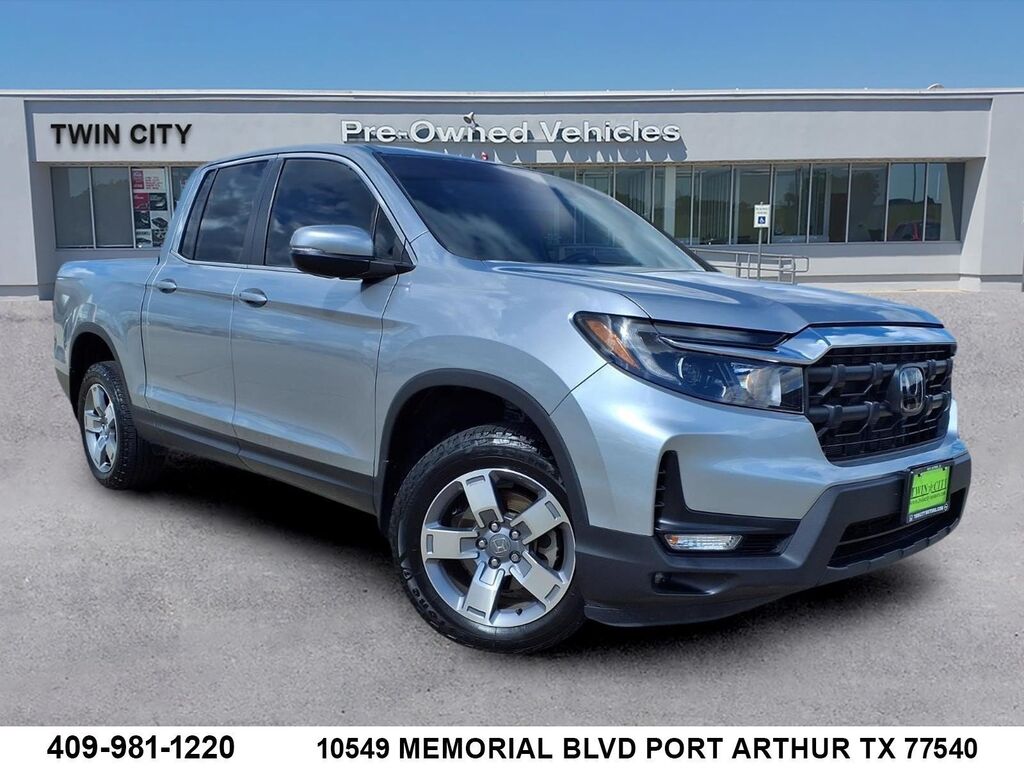 2025 Honda Ridgeline AWD RTL — photo 1 of 7