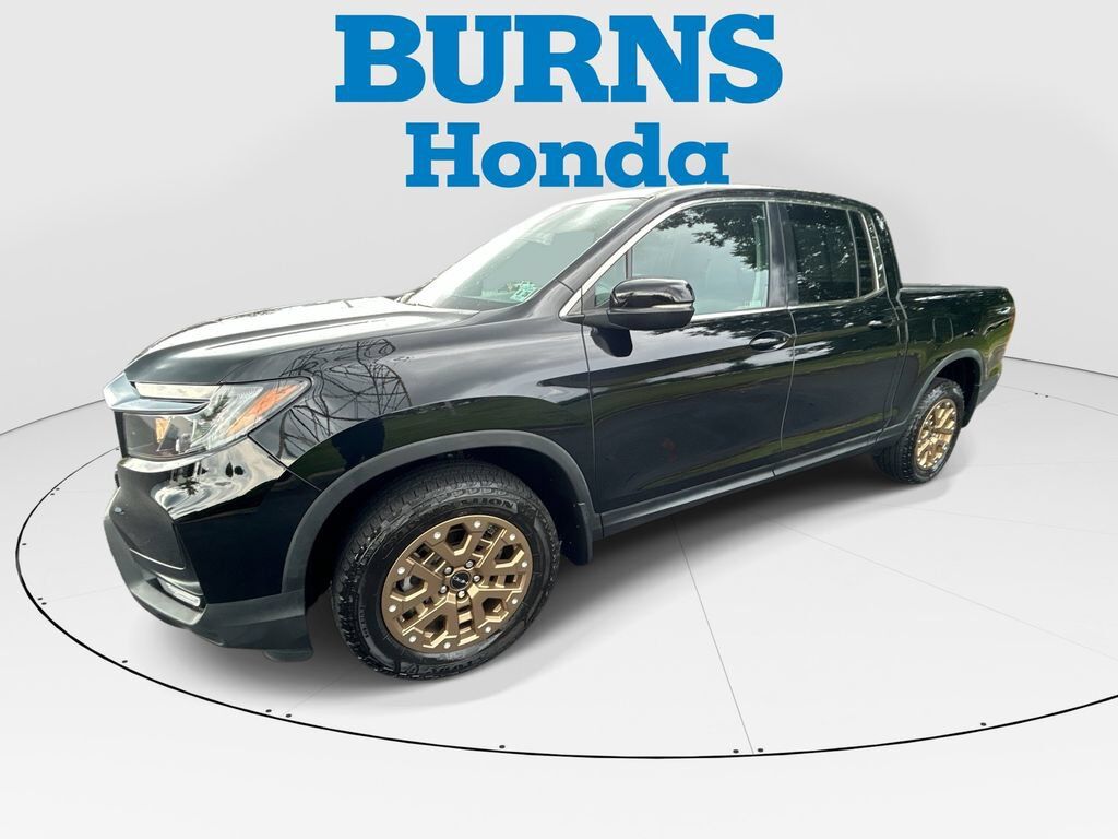 2023 Honda Ridgeline AWD RTL — photo 1 of 7