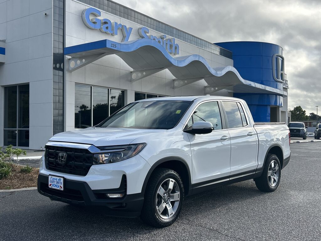 2025 Honda Ridgeline AWD RTL — photo 1 of 7