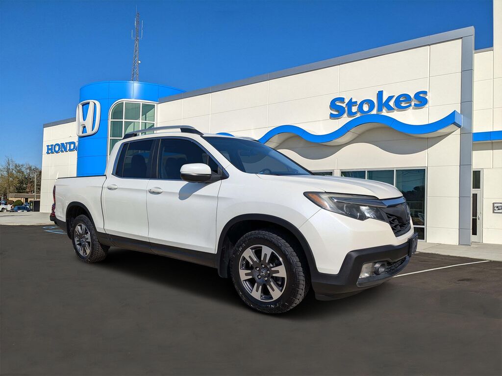 2017 Honda Ridgeline RTL — photo 1 of 13