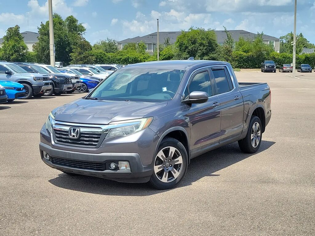 2017 Honda Ridgeline RTL-T — photo 1 of 39