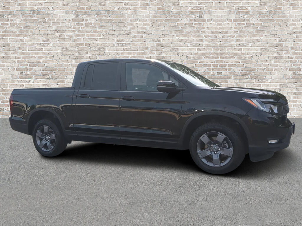 2025 Honda Ridgeline AWD TRAILSPORT — photo 1 of 7