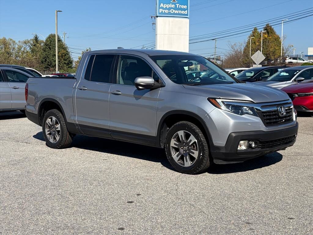 2017 Honda Ridgeline AWD RTL-T — photo 1 of 7