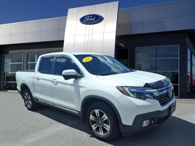 2017 Honda Ridgeline RTL-T — photo 1 of 13