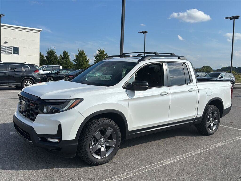2024 Honda Ridgeline AWD TRAILSPORT — photo 1 of 7