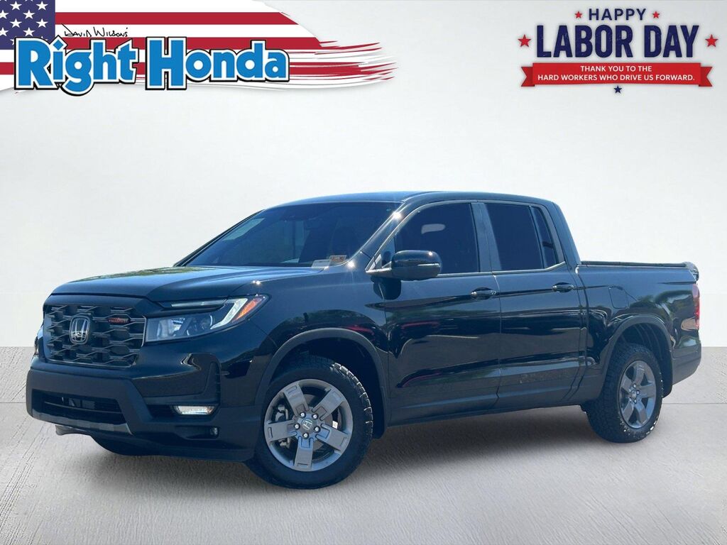 2025 Honda Ridgeline TrailSport — photo 1 of 21