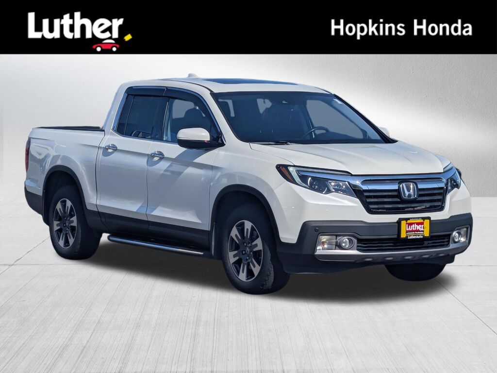 2017 Honda Ridgeline AWD RTL-E — photo 1 of 7