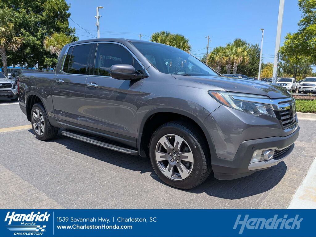 2017 Honda Ridgeline AWD RTL-E — photo 1 of 7