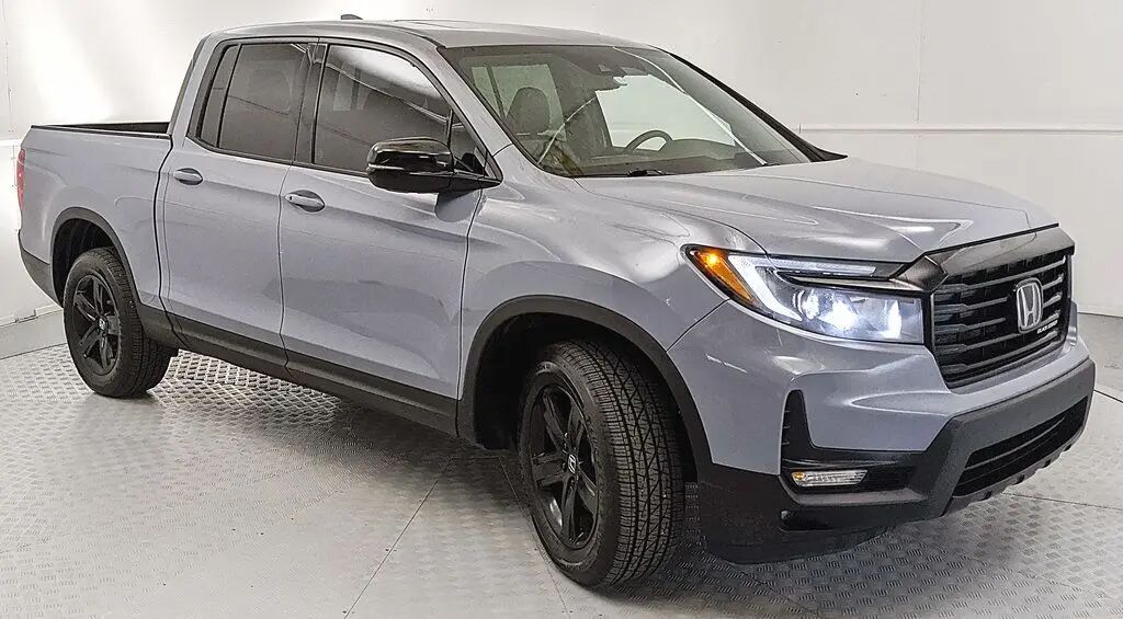 2023 Honda Ridgeline Black Edition — photo 1 of 13