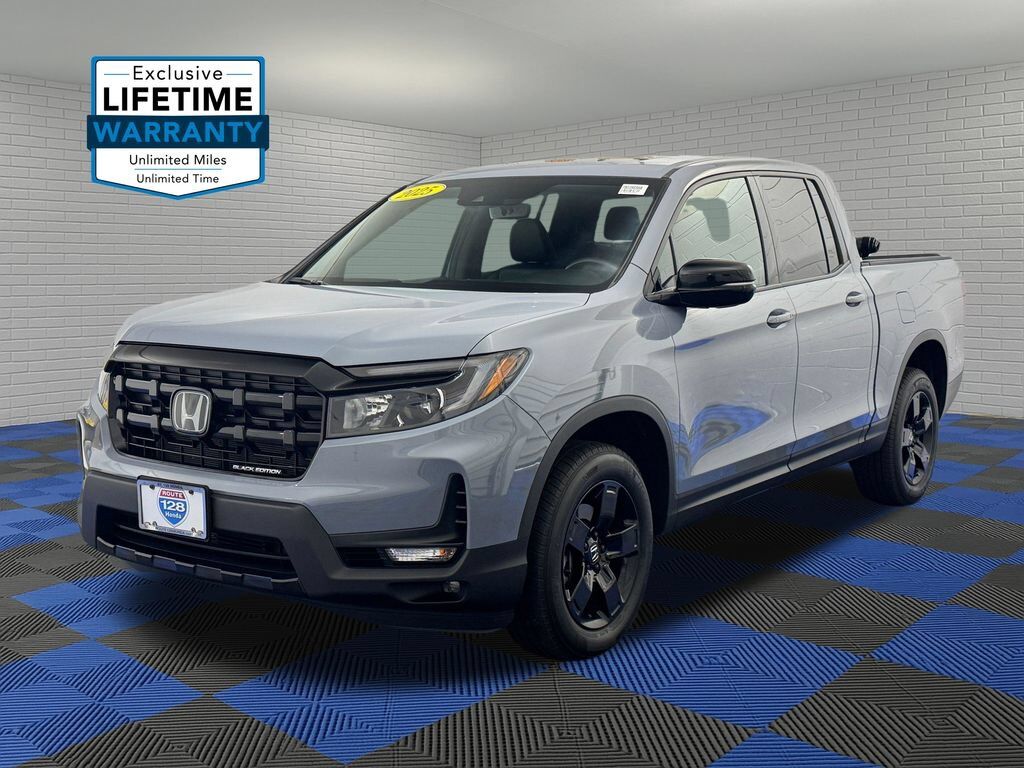 2025 Honda Ridgeline AWD BLACK EDITION — photo 1 of 7