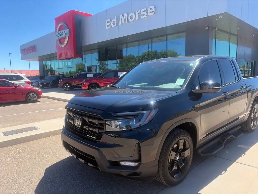 2025 Honda Ridgeline Black Edition — photo 1 of 13