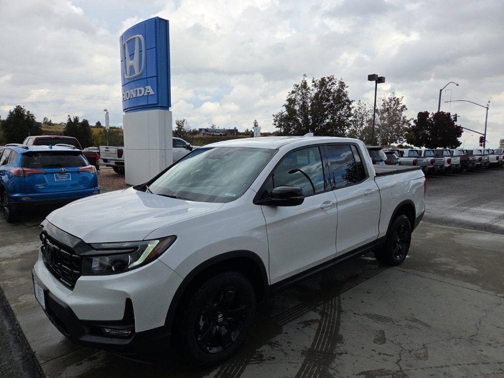 2024 Honda Ridgeline AWD BLACK EDITION — photo 1 of 7