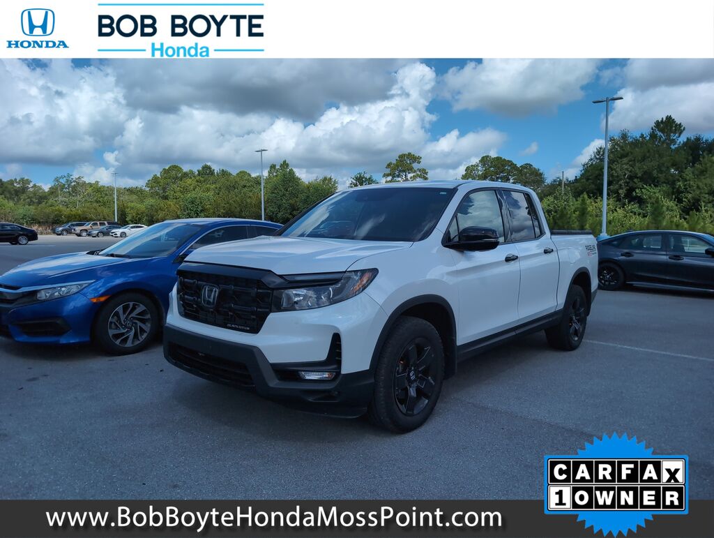 2025 Honda Ridgeline AWD BLACK EDITION — photo 1 of 3