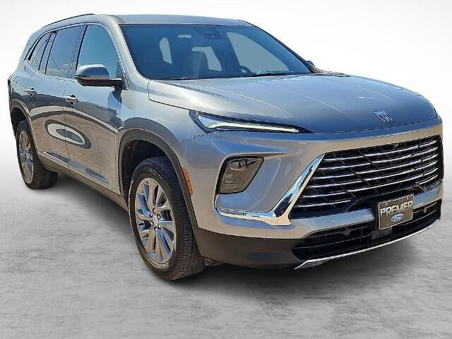 2025 Buick Enclave Preferred — photo 1 of 2