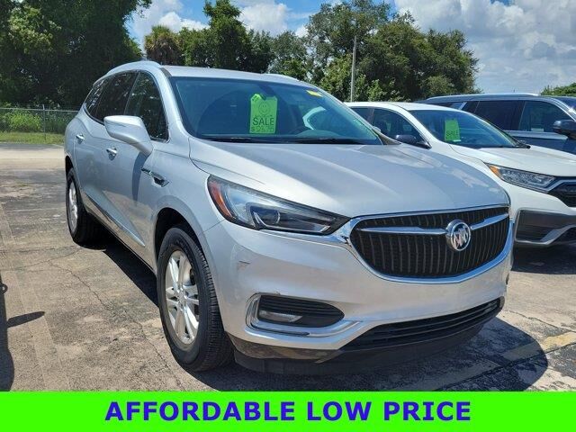 2018 Buick Enclave Essence — photo 1 of 5