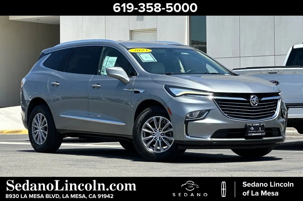 2023 Buick Enclave Essence — photo 1 of 13