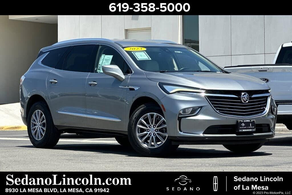 2023 Buick Enclave Essence — photo 1 of 1