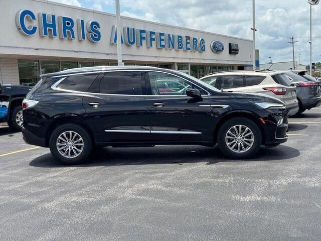 2024 Buick Enclave Essence — photo 1 of 13