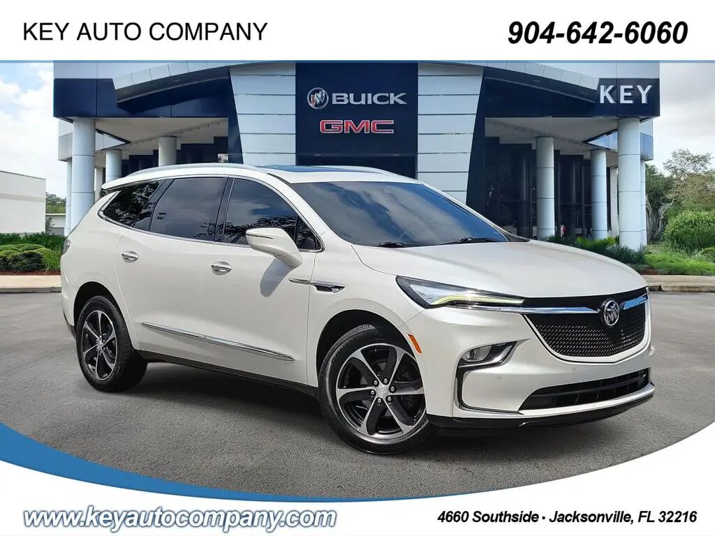 2022 Buick Enclave Essence — photo 1 of 13