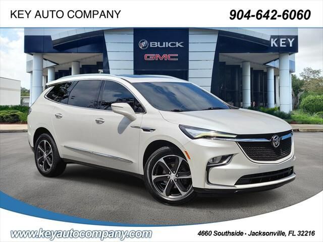 2022 Buick Enclave Essence — photo 1 of 39