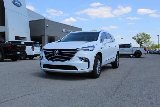 2024 Buick Enclave Essence — photo 1 of 13
