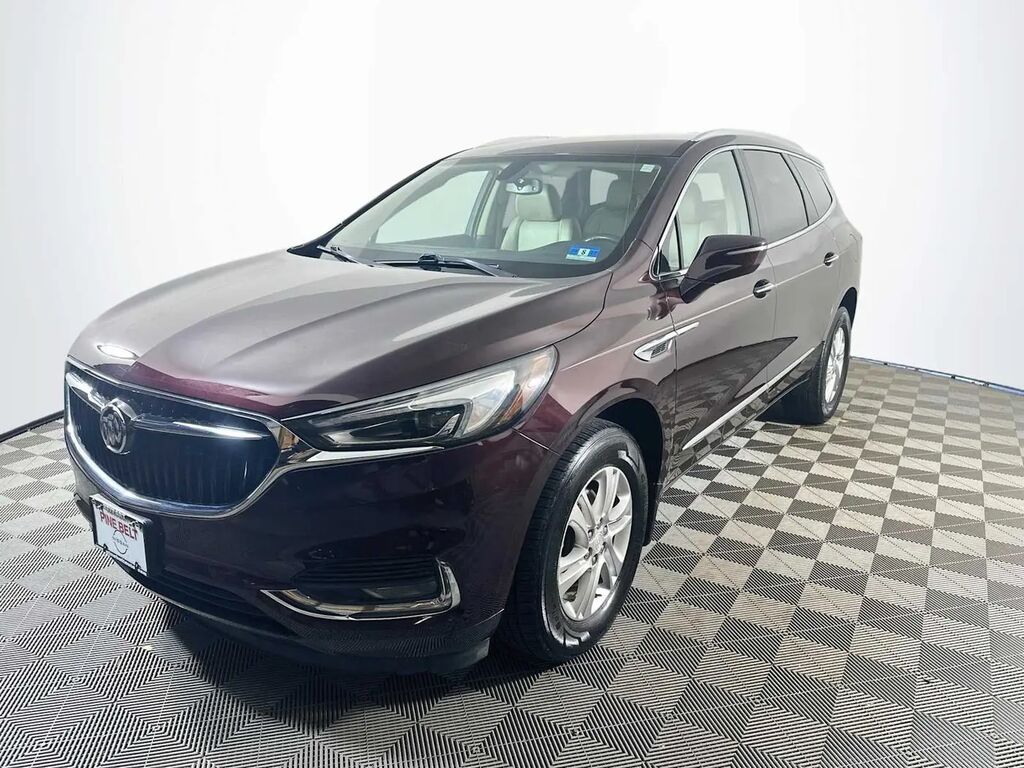 2018 Buick Enclave Essence — photo 1 of 14