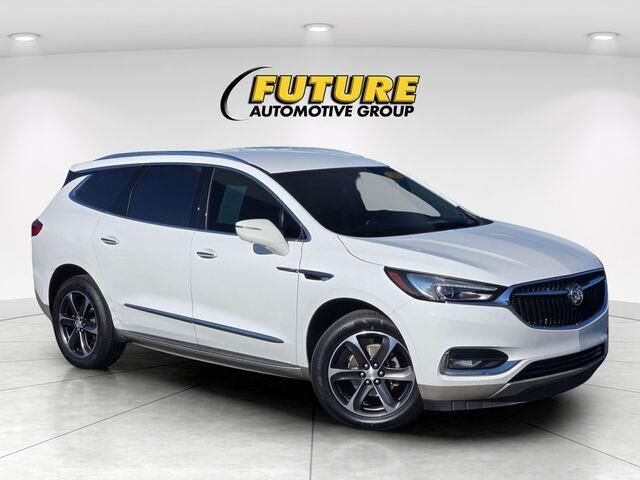 2020 Buick Enclave Essence — photo 1 of 3
