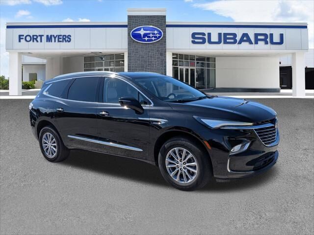 2023 Buick Enclave Essence — photo 1 of 13