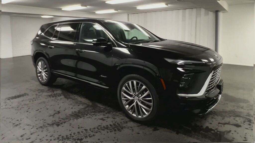 2025 Buick Enclave Avenir — photo 1 of 7