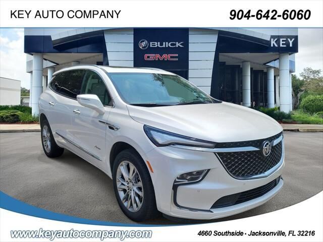 2023 Buick Enclave Avenir — photo 1 of 8