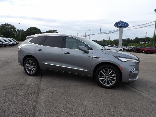 2024 Buick Enclave Avenir — photo 1 of 26