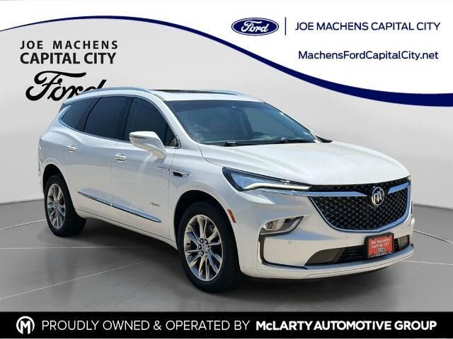 2024 Buick Enclave Avenir — photo 1 of 3