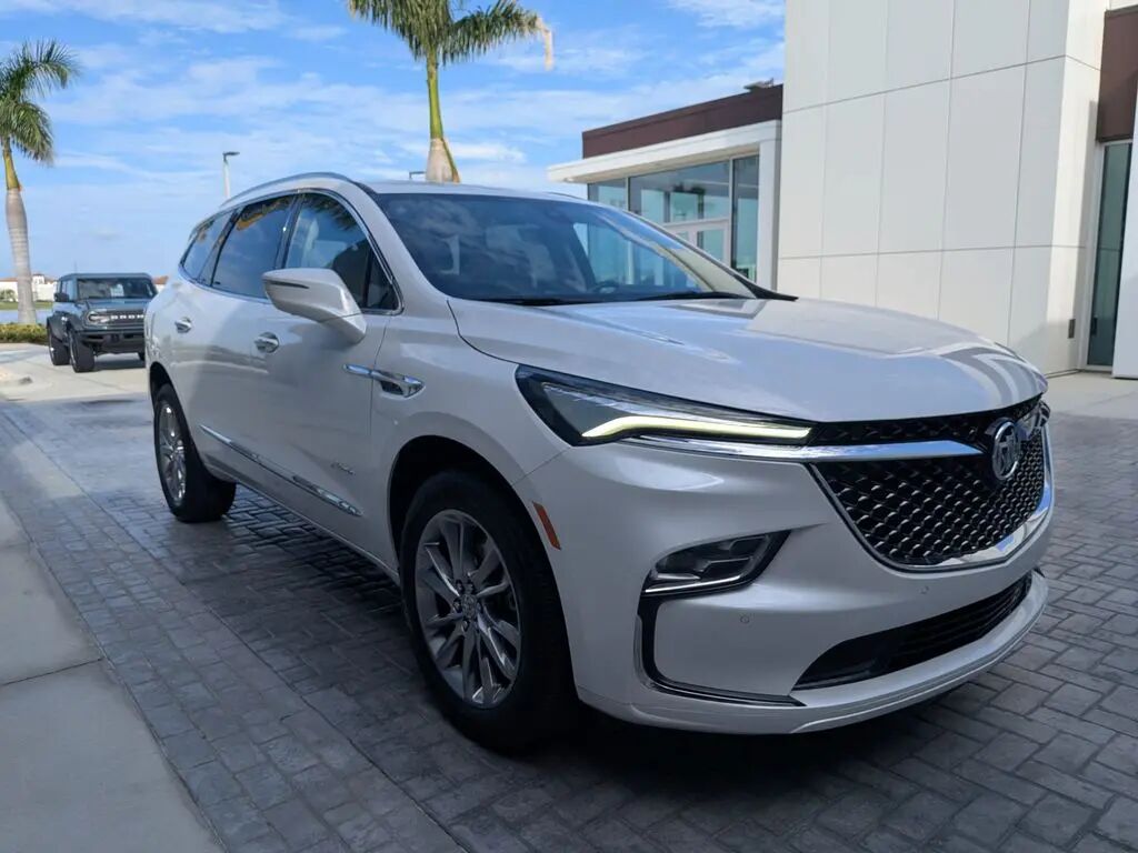 2023 Buick Enclave Avenir — photo 1 of 20