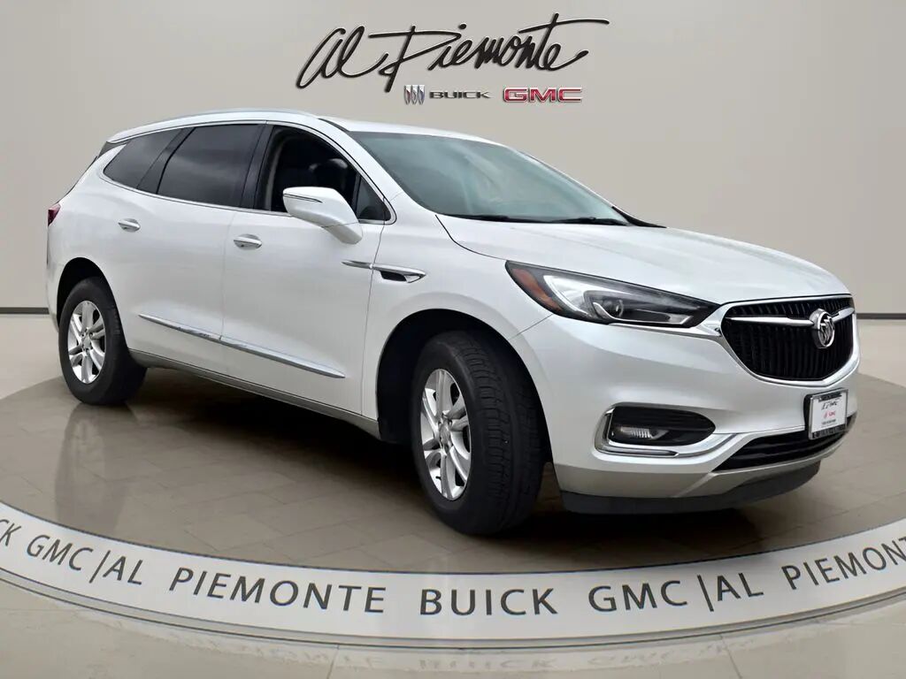 2018 Buick Enclave Essence — photo 1 of 26